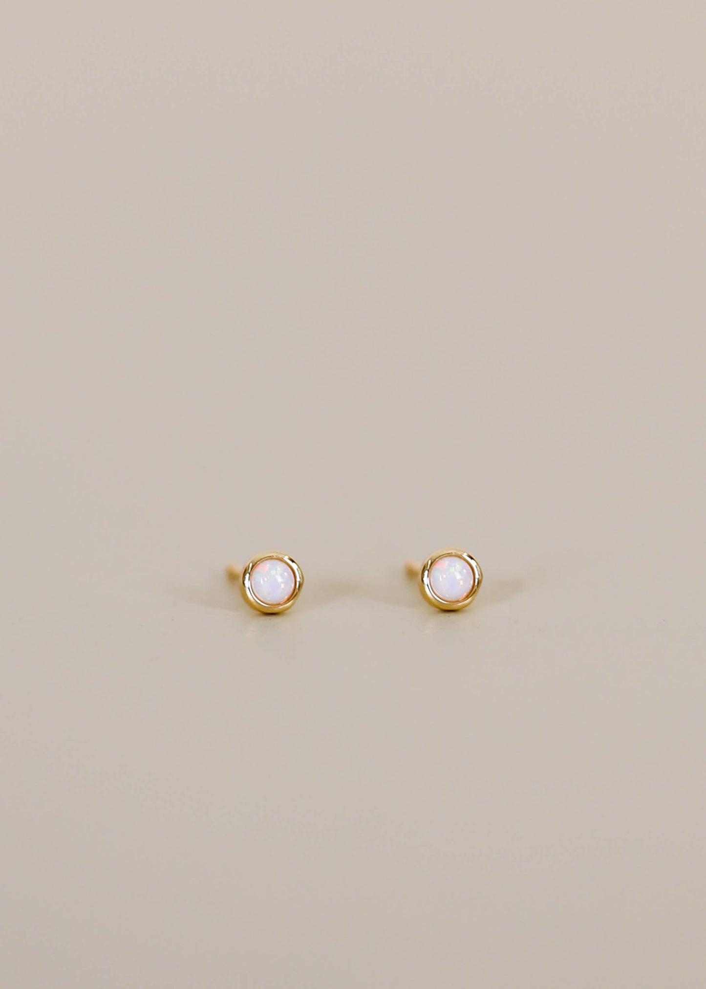 Simple Stud - White Opal