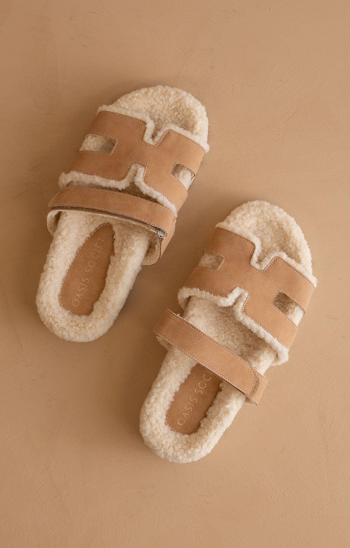 The Alpine | Camel Faux Shearling Sandals
