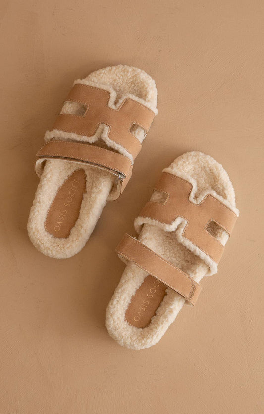 The Alpine | Camel Faux Shearling Sandals