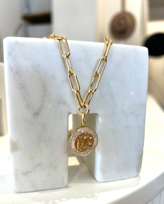 Gold LV Chain - White/Ivory
