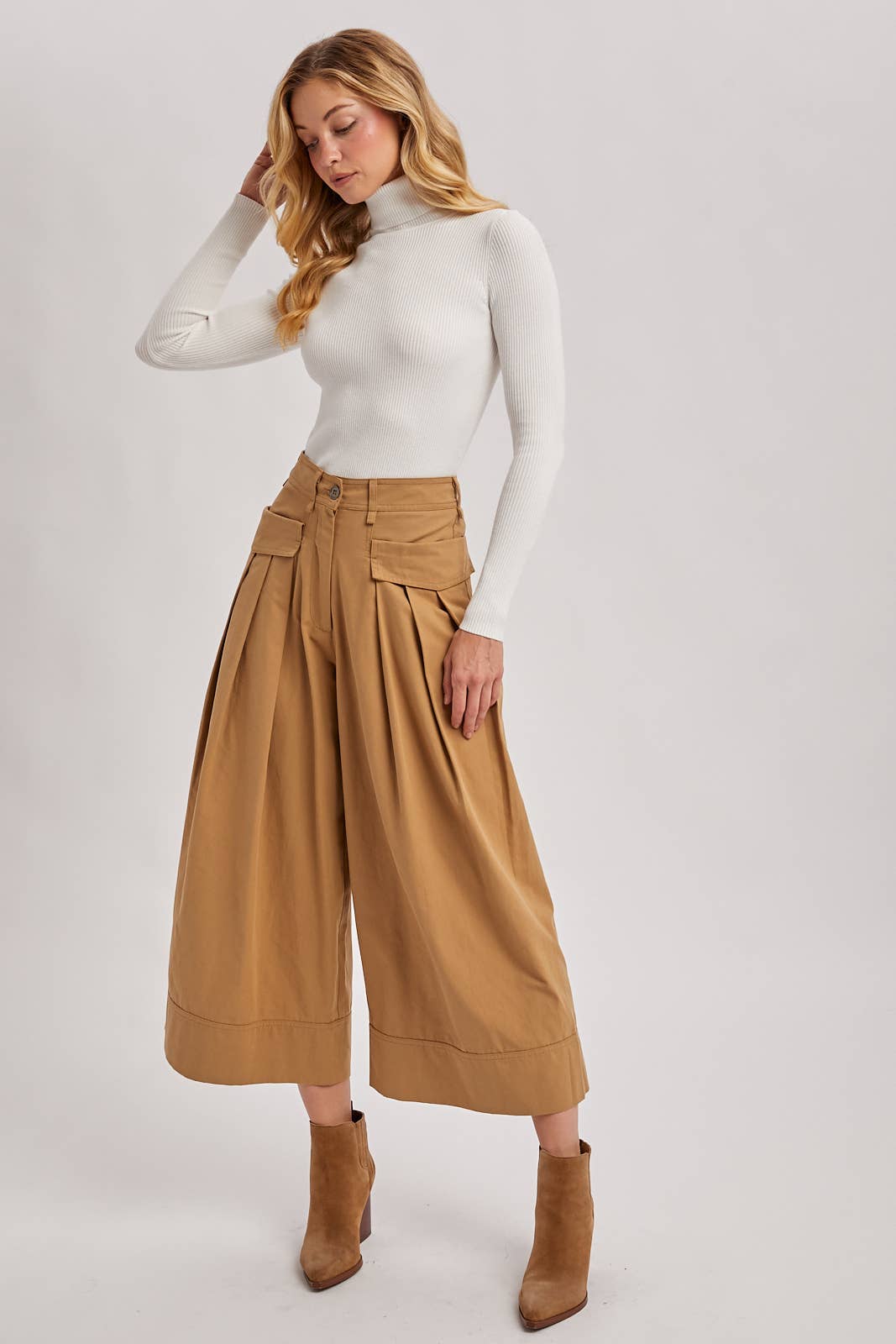 Ember Turtle Neck Pullover