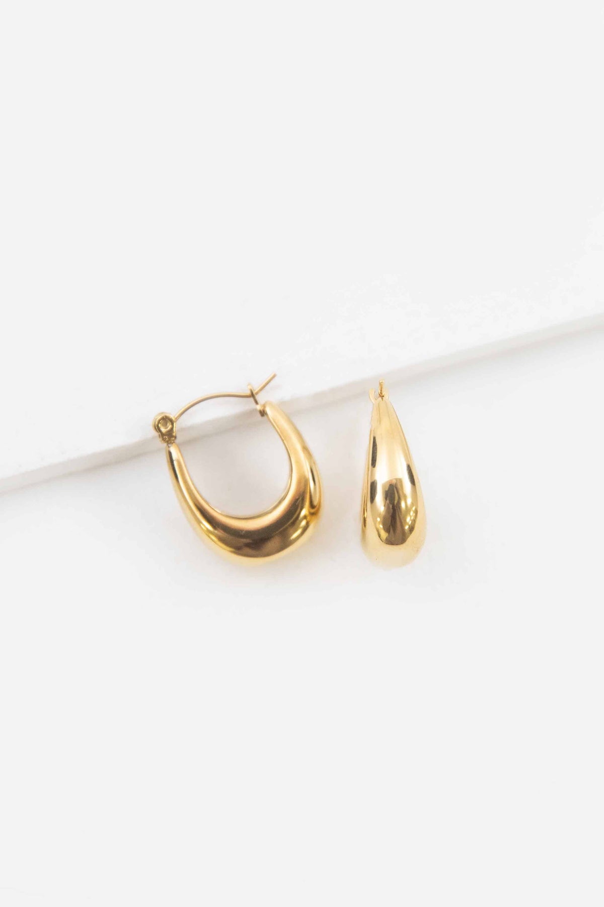 Curved Hoop Earrings | Gold