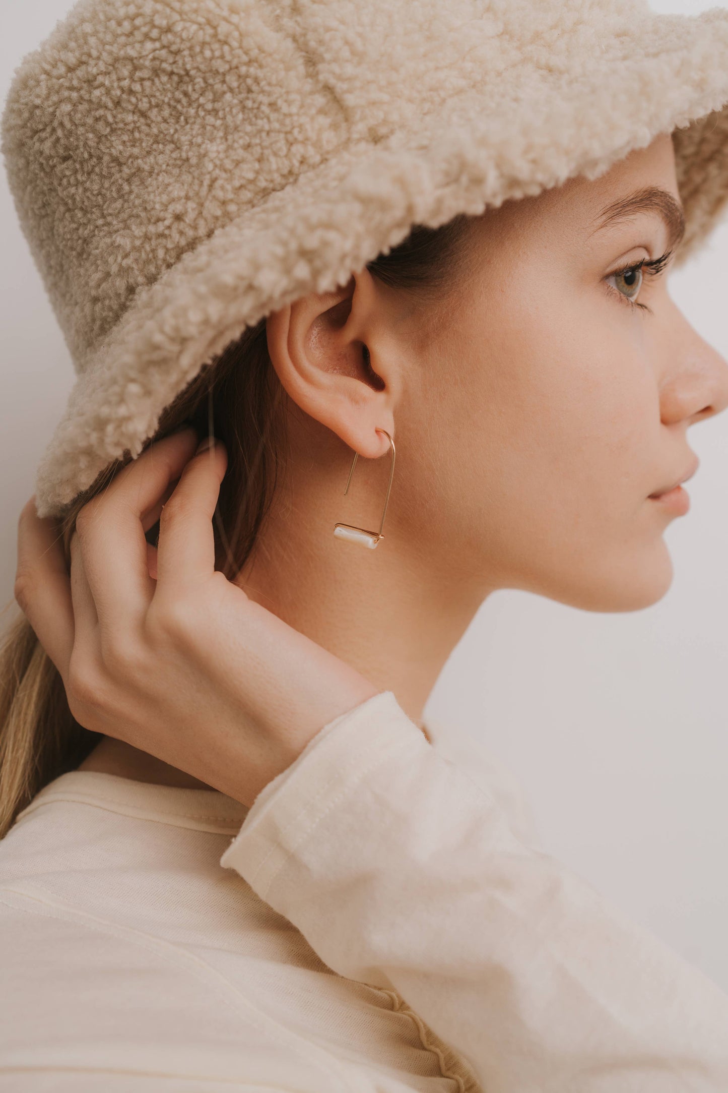 Mother of Pearl Drop Earring