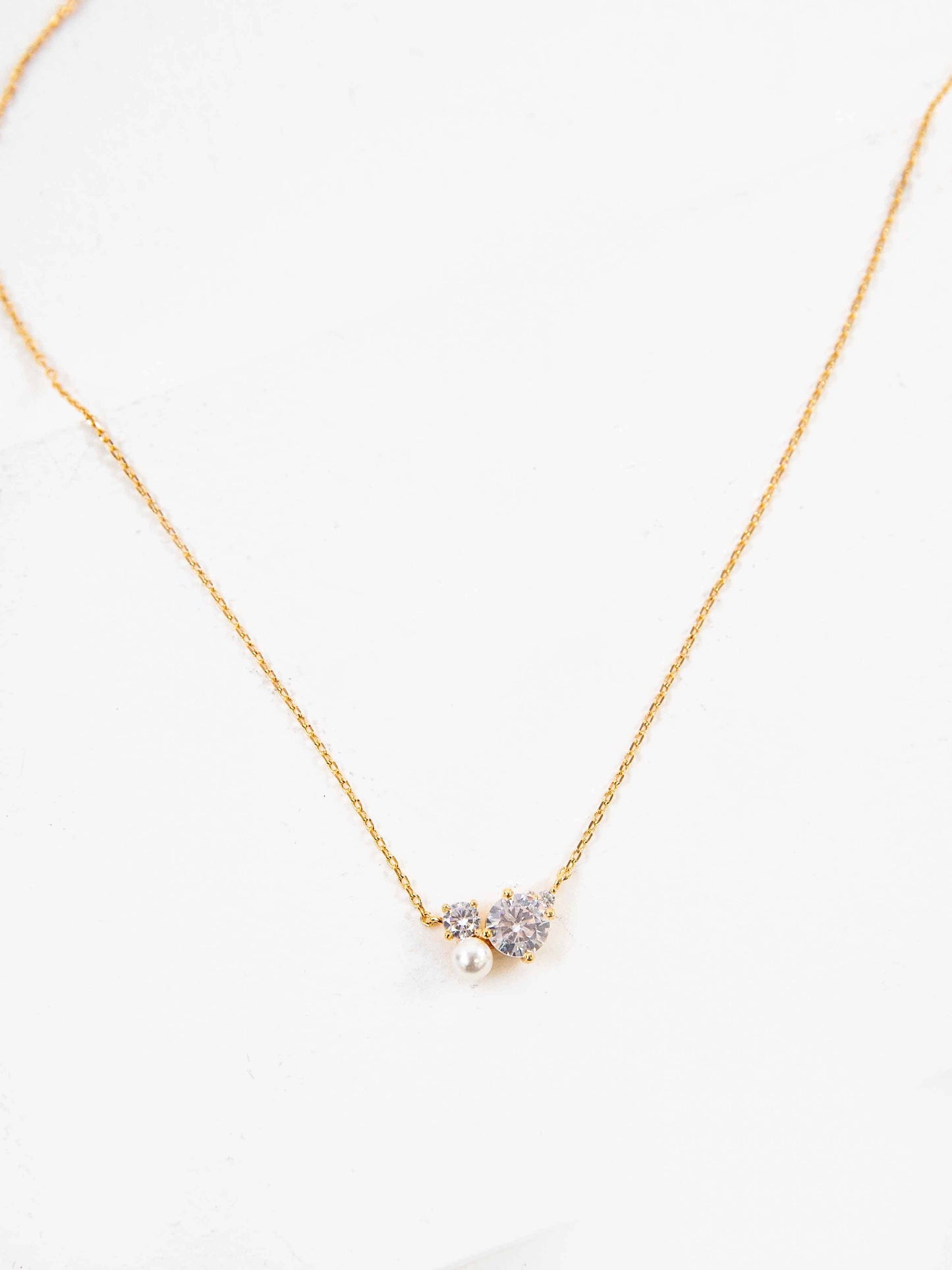 Round Cluster Charm Necklace | Gold