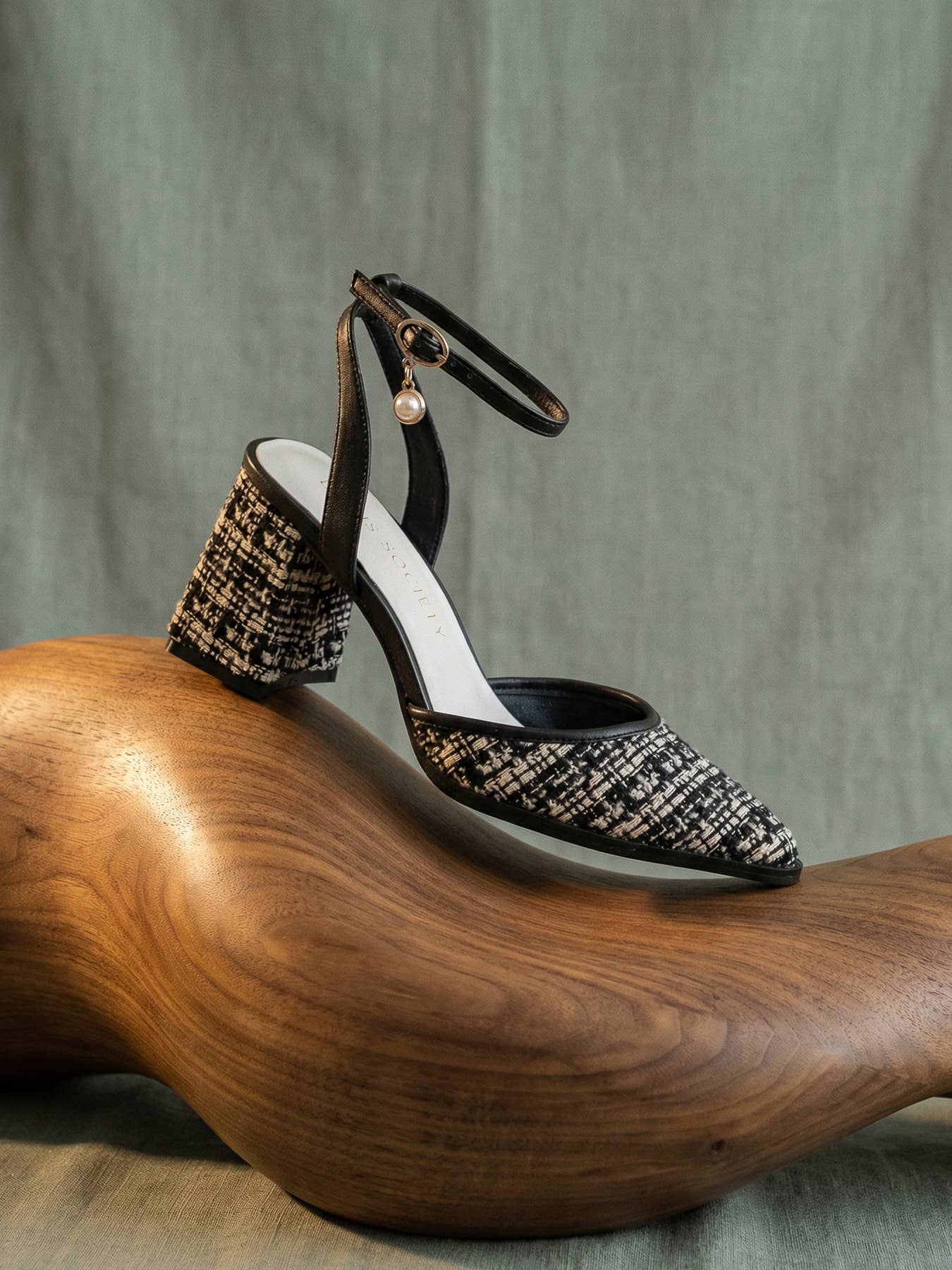 The Princess | Black Tweed Heel